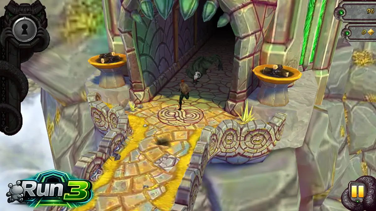 Temple Run 2 gameplay screenshot showing jungle path, runner action, and endless runner obstacles
