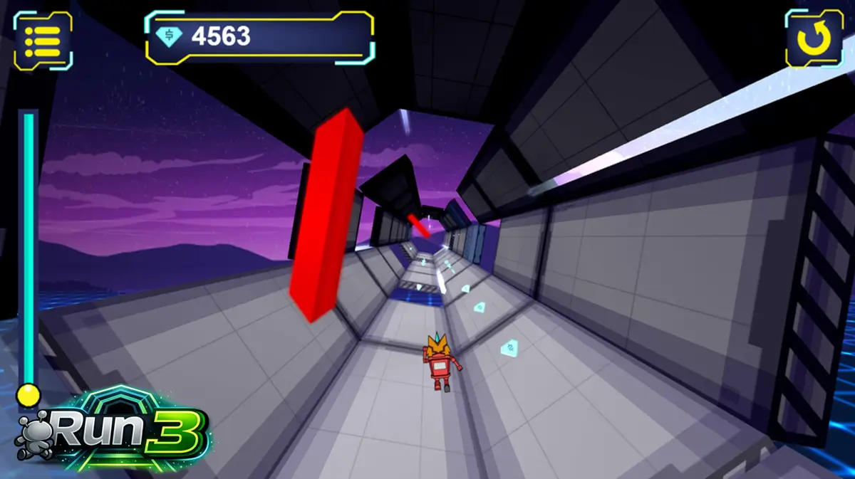 Space Run 3 gameplay screenshot showing tunnel running and space obstacles